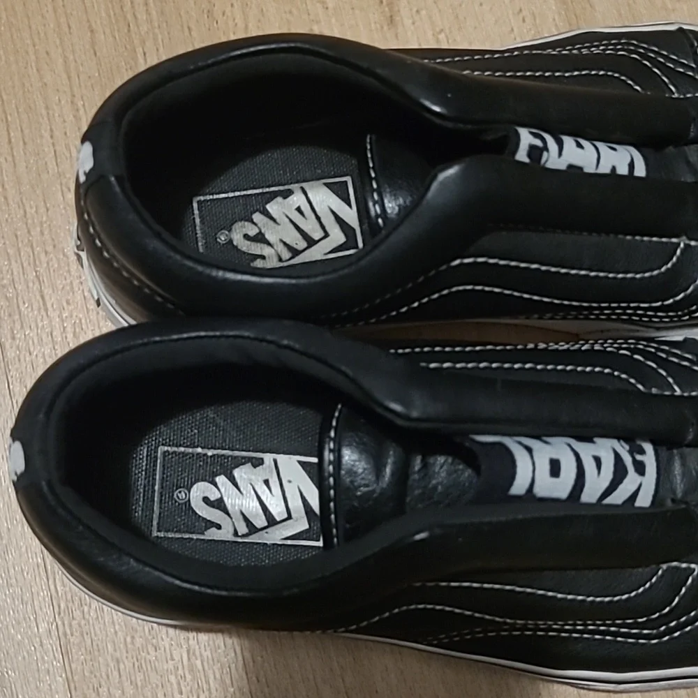 Vans x Karl Lagerfeld Old Skool Laceless Leather Platform Sneakers - Picture 7 of 8